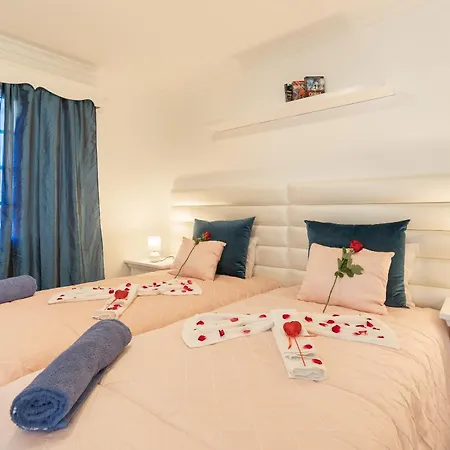 Tatil Evi Casa Lira Heated Swiming, Sea View And Air Conditioning Arco da Calheta (Madeira)