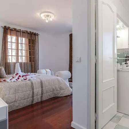 Ferienhaus Casa Lira Arco da Calheta (Madeira)