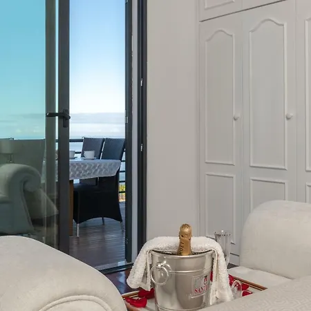 Casa Lira Heated Swiming, Sea View And Air Conditioning بيت للعطل *
